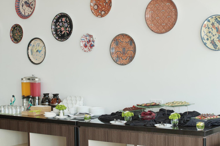 Food & Drinks 18