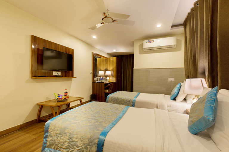 Bedroom 2, OPO Viva Palace, Delhi