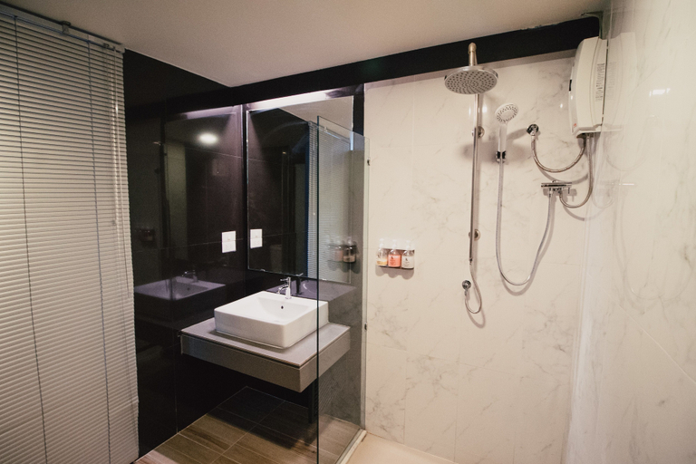 Bathroom 3, Siam One Nine Hotel, Muang Nakhon Ratchasima