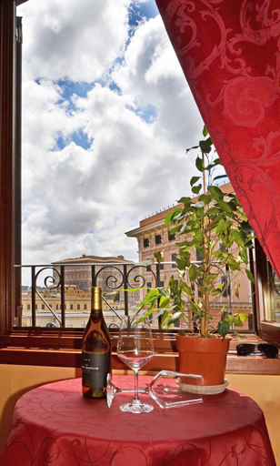 Others 5, Le Suite di Via Ottaviano, Rome