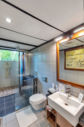 Bathroom 5, Club Mahindra Puducherry, Cuddalore