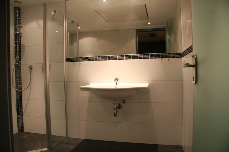 Bathroom 3, Hotel Fortune, Köln