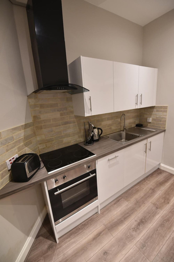 Others 5, First - Slateford House Apartment, Edinburgh