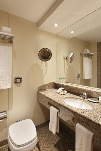 Bathroom 5, Windsor Excelsior Copacabana, Rio de Janeiro