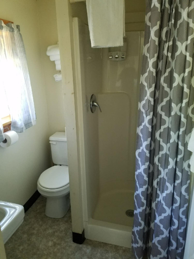 Bathroom, Ladd Pond Cabins and Campground, Coos