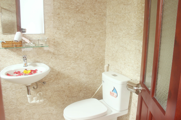 Bathroom 2, Loc Khang Homestay, Da Nang