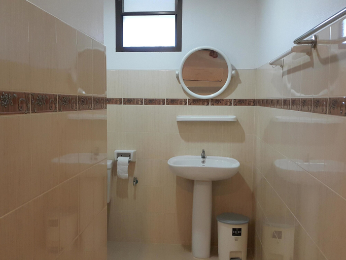 Bathroom 4, Dahla The Resort, Langu