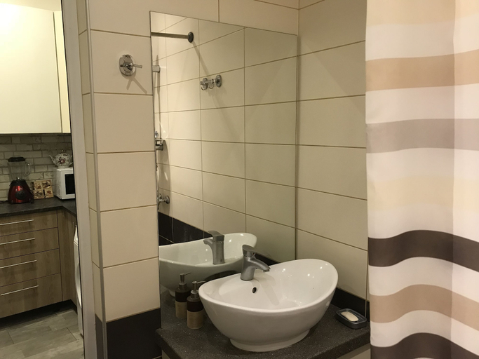 Bathroom 4, Talaveri Apartment in Old Tbilisi, Tbilisi