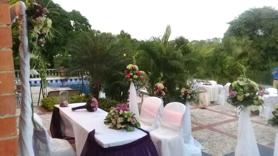 Food & Drinks 5, Villa Con Piscina Cerca De Cartagena, Turbaco