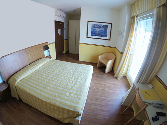 Bedroom 3, Hotel Romeo, Verona