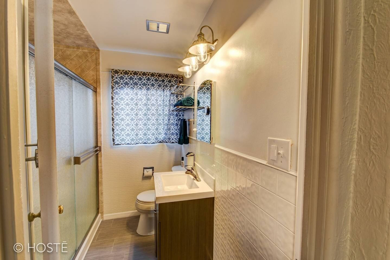 Bathroom, 3bdmid-century Modernhot Tub, Grill, Close to DT, El Paso
