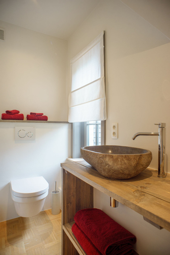 Bathroom 5, Villa Magdalena, Oost-Vlaanderen