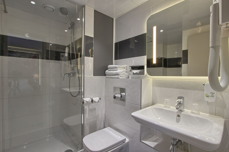 Bathroom 4, Hotel Inn Design Paris Place d'Italie, Paris