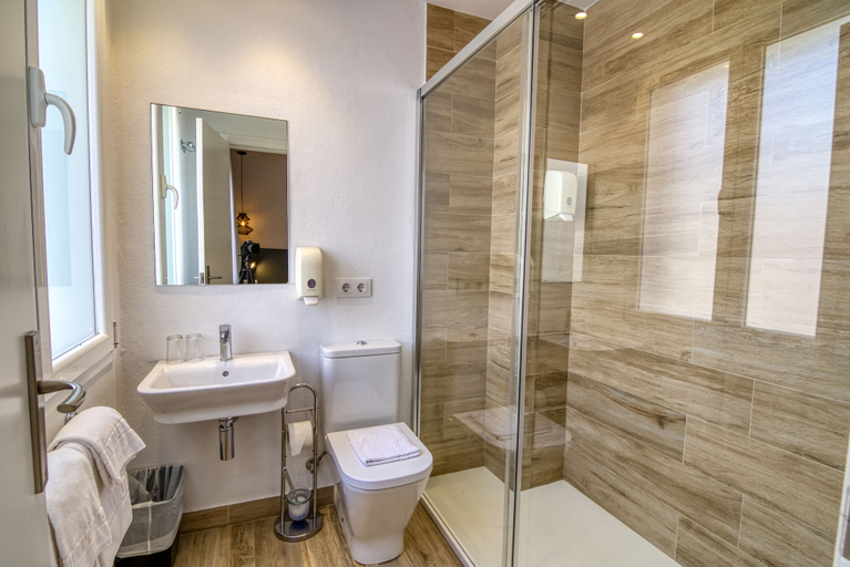 Bathroom 4, Hostal La Isla, Baleares