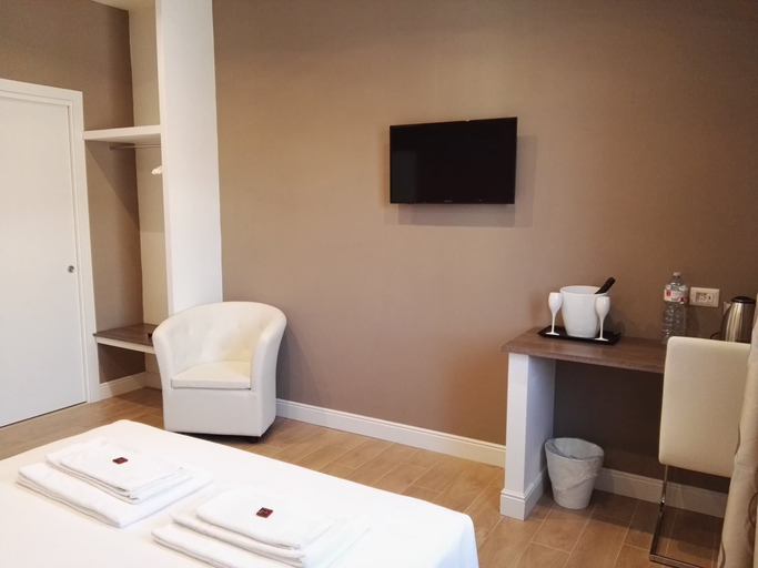 Bedroom 2, Tolli Rooms, Rome