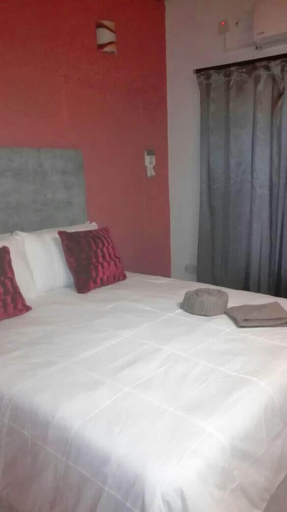 Bedroom 2, D&K Guest House, Ngamiland East