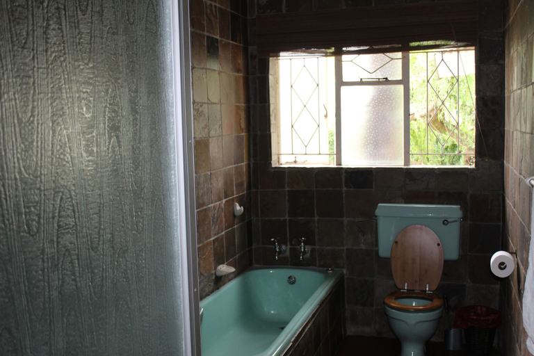 Bathroom 5, Airport Modjadji Guesthouse, Ekurhuleni