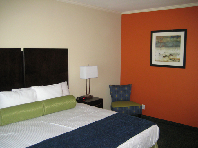 Bedroom 2, Cityview Inn & Suites Downtown RiverCenter Area, Bexar