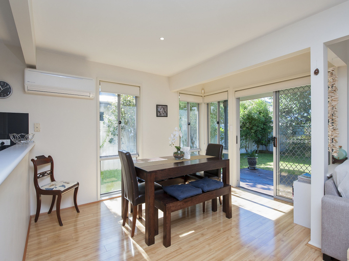 Others 5, Sea Whispers, Port Stephens