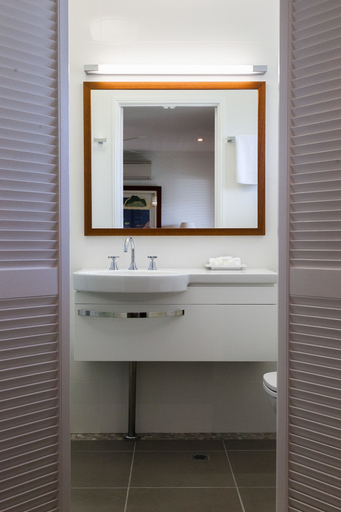 Bathroom 4, Sandy Beach Resort, Noosa - Noosa-Noosaville