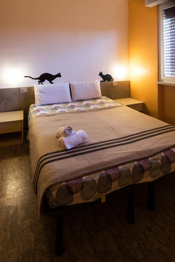 Bedroom 4, Colors Hostel, Brescia