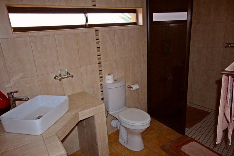 Bathroom 4, Lapa Lange Game Lodge, Mariental Rural