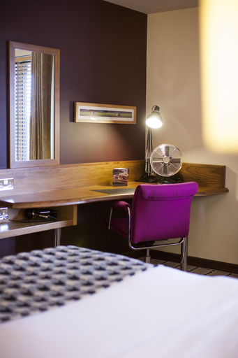 Bedroom 2, Lodge at Bristol, South Gloucestershire