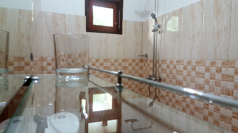 Bathroom 4, Villa Happy Home, Bentota