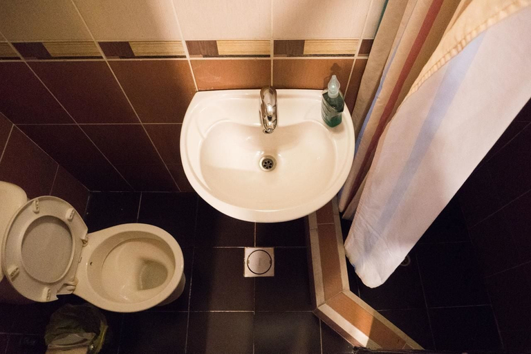 Bathroom 5, Madaba Hotel, Madaba