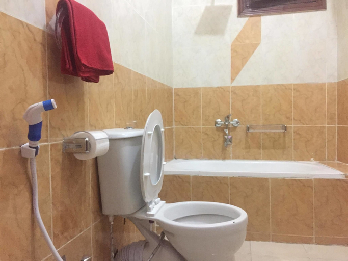 Bathroom 5, Cheops Pyramids Inn, Al-Ahram