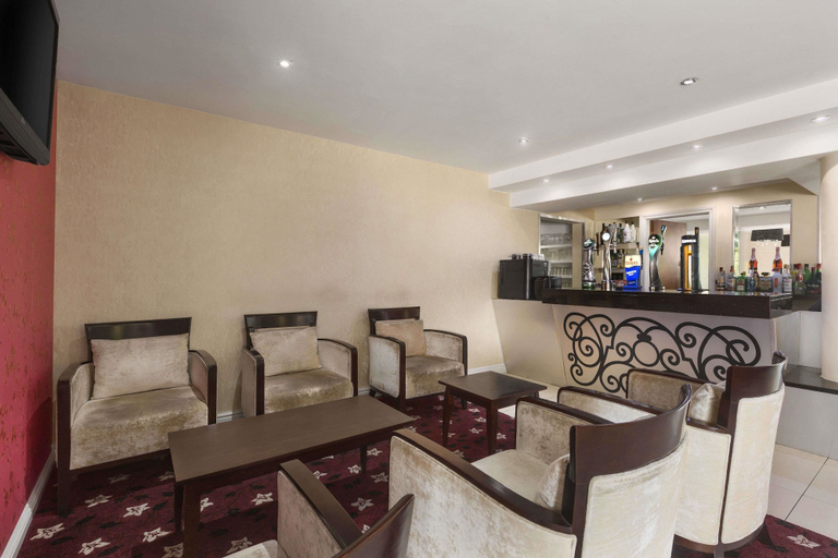 Food & Drinks 5, Redwings Lodges Birmingham, Sandwell