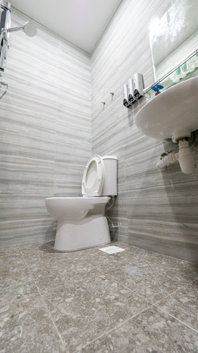 Bathroom 5, Hotel Snow Lavender, Singapore