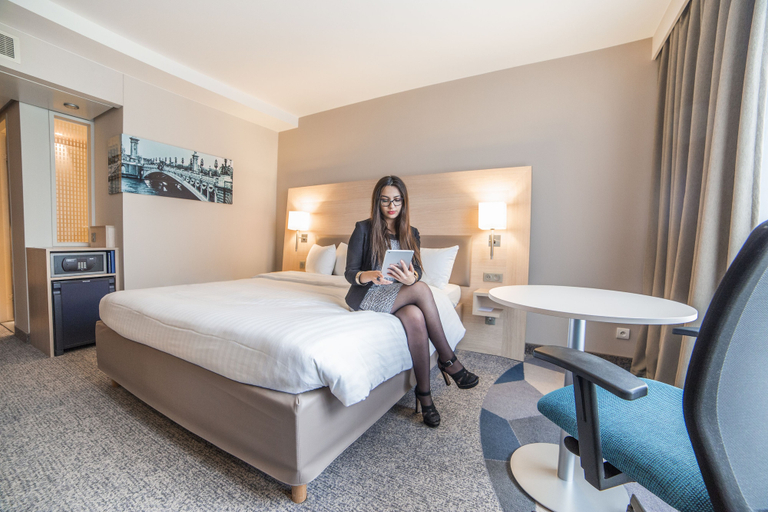Bedroom 2, Courtyard by Marriott Paris La Defense West - Colombes, Hauts-de-Seine