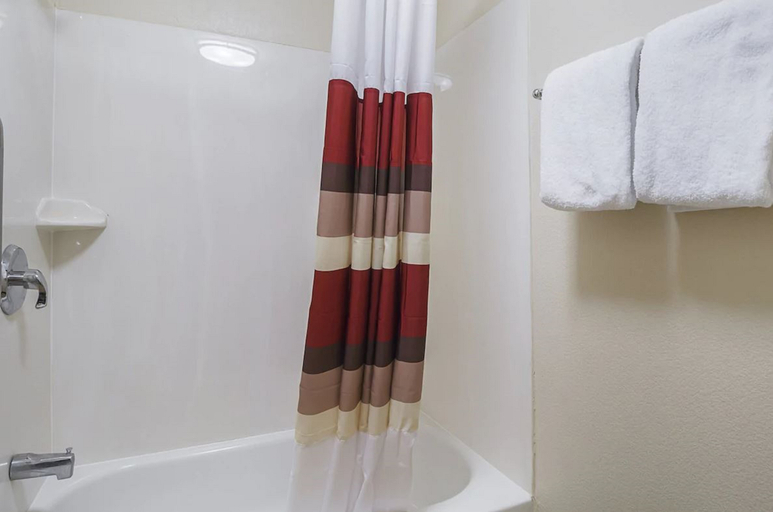 Bathroom 4, Red Roof Plus+ Phoenix West, Maricopa