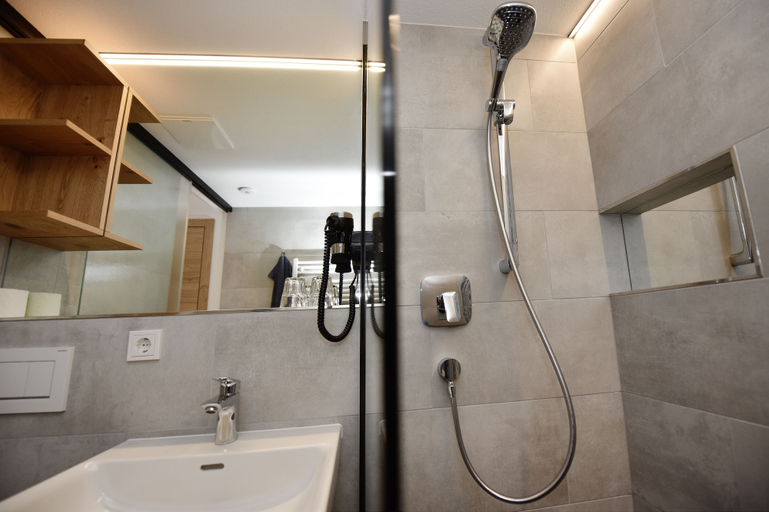 Bathroom 3, Chillas Appartements, Landeck