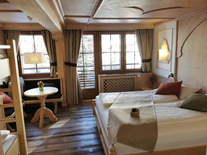Bedroom 2, SPANNORT Your Family Home with Common Kitchen and Self Check-in, Obwalden