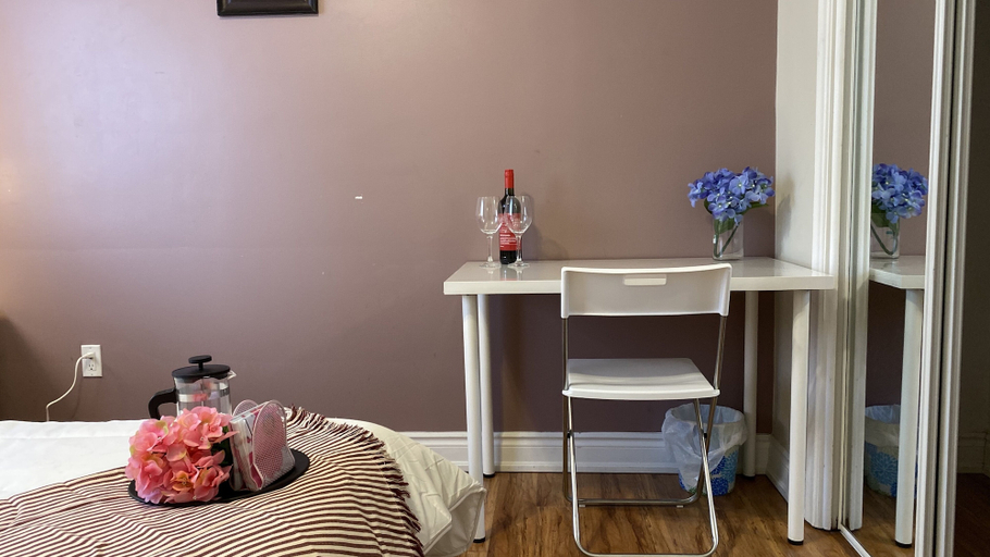 Others 5, Kashaneh Guest House - 27 Greenbriar, Toronto