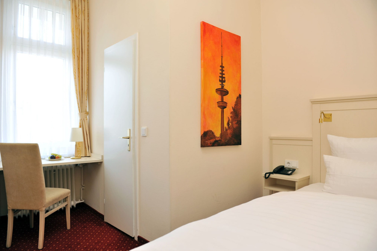 Bedroom 4, Hotel Fürst Bismarck, Hamburg