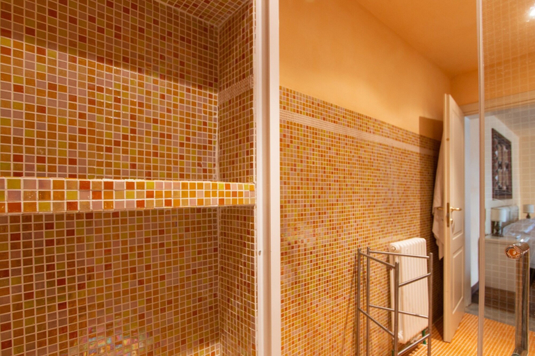 Bathroom 4, Il Castagno, Lucca