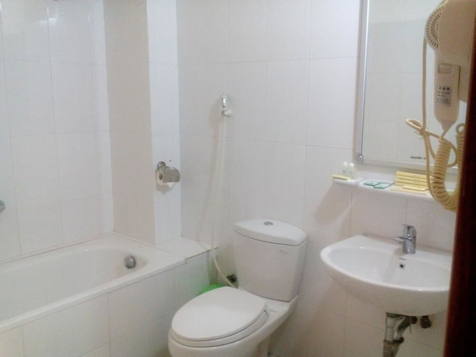 Bathroom 4, Ban Mai Hotel Quang Binh, Đồng Hới