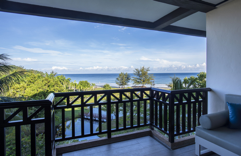 Exterior & Views 26
