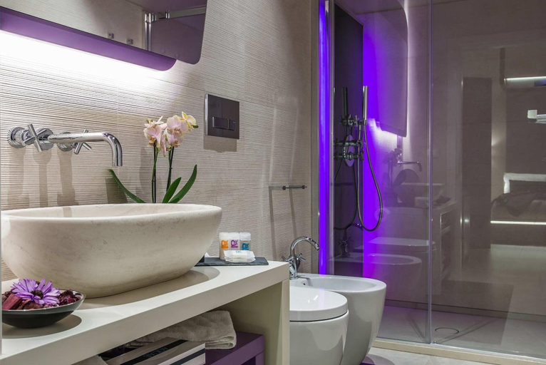 Bathroom 5, Via Veneto Prestige Rooms, Rome