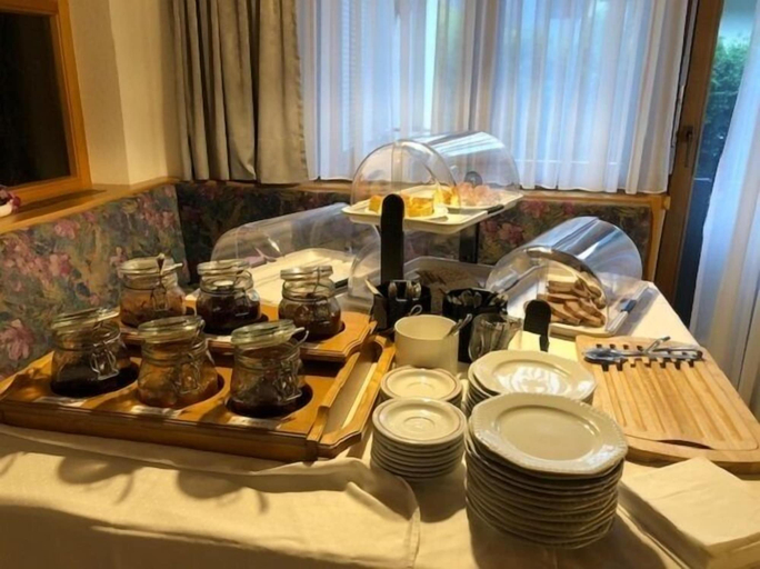 Food & Drinks 4, Haus Hubertus, Imst