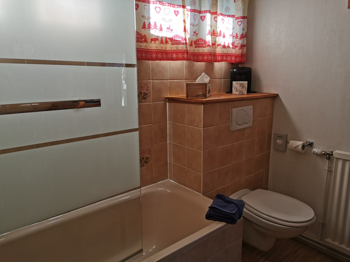 Bathroom 4, Hôtel Arolla, Savoie