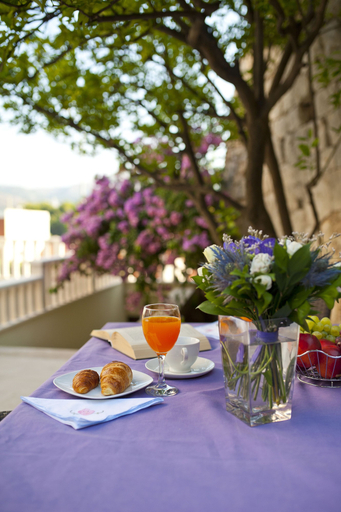 Food & Drinks 5, California Apartments III, Dubrovnik
