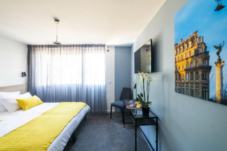 Bedroom 4, Enight, Gironde
