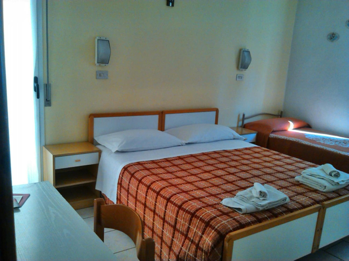 Bedroom 2, Hotel Maria Gabriella, Rimini