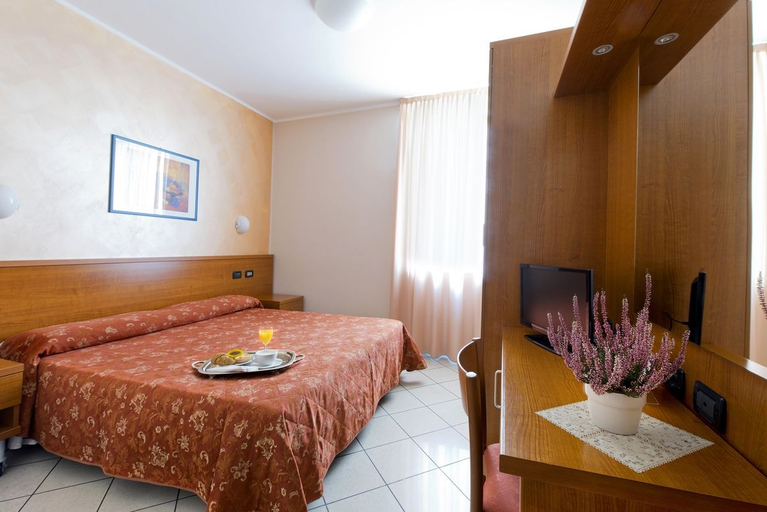 Bedroom 3, Hotel Stazione, Livorno