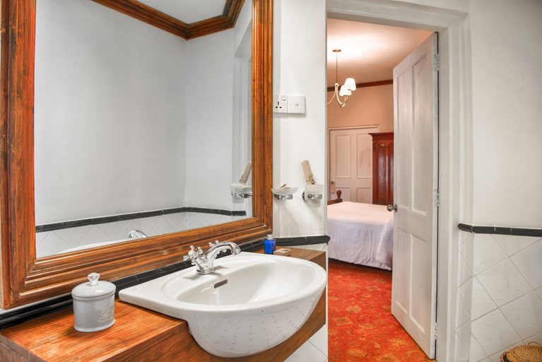 Bathroom 4, Jetwing Oatlands Bungalow, Nuwara Eliya