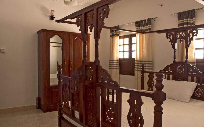 Bedroom 3, Bazi's House, Kusini